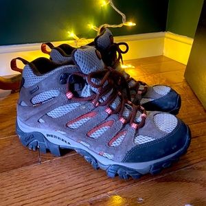 Size 8 Merrell Hiking Boots